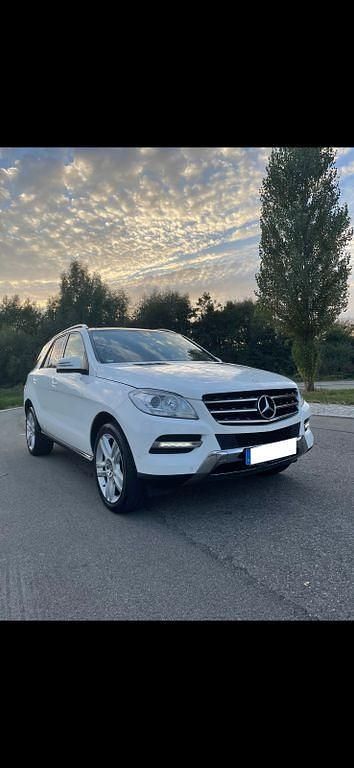 Gebraucht Mercedes ML350 258 PS (189 kW) 2014 Weiß SUV