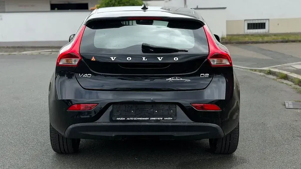 Gebraucht Volvo V40 You! 114 PS (83 kW) 2015 Schwarz Limousine