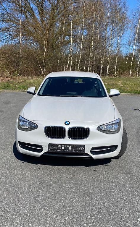 Gebraucht BMW 116 Sport Line 116 PS (85 kW) 2014 Weiß Kleinwagen
