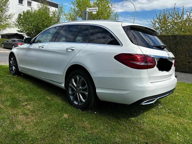 Gebraucht Mercedes C220 170 PS (125 kW) 2017 Weiß Kombi