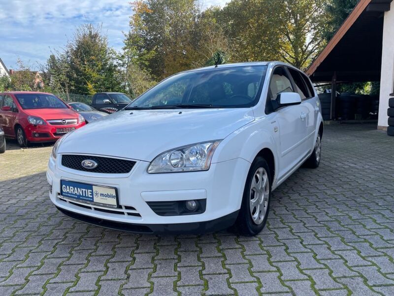 Gebraucht Ford Focus Style 109 PS (80 kW) 2007 Weiß Kombi