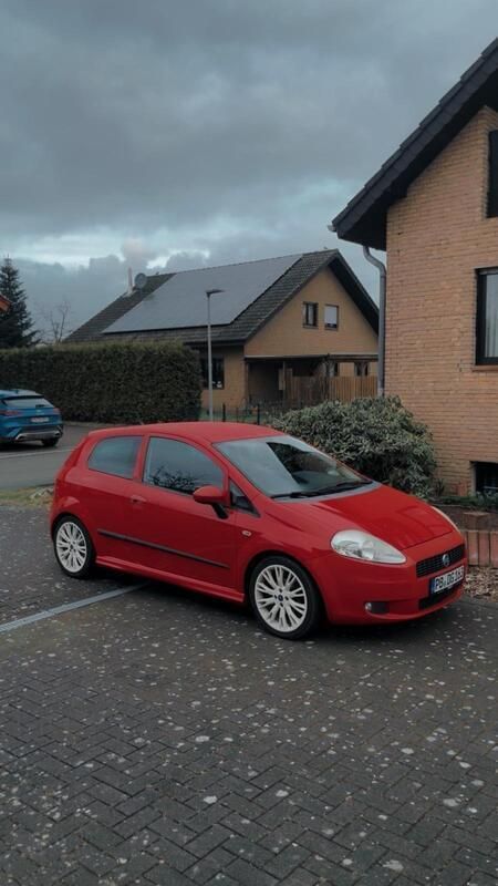 Rot Gebraucht 2007 Fiat Grande Punto Kleinwagen | 2.000 € (Fairer Preis) - Bild 1/4