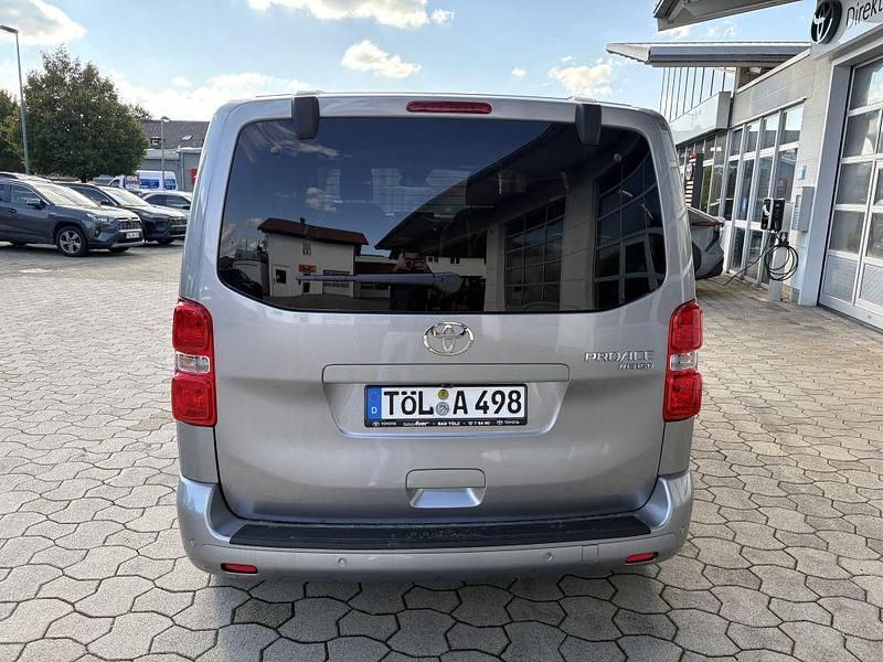 Gebraucht Toyota Proace Verso Club 177 PS (130 kW) 2024 Silver metallic Kombi