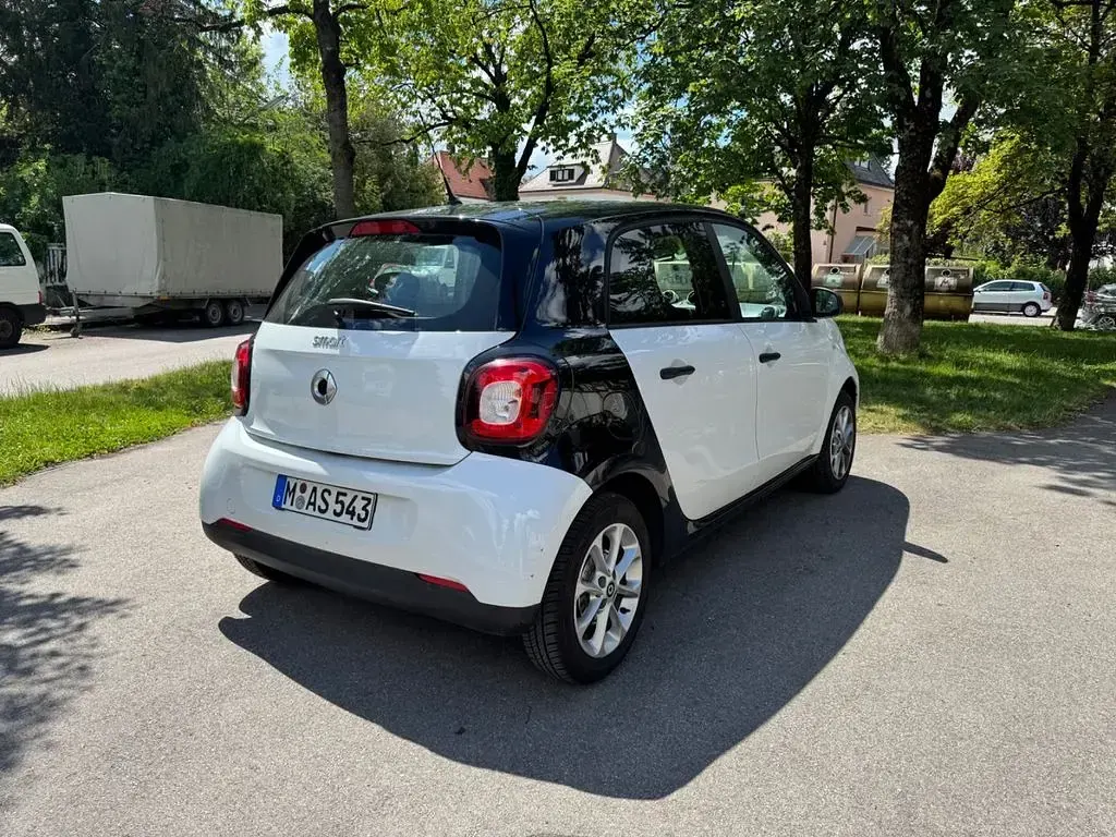 Gebraucht Smart ForFour 71 PS (52 kW) 2019 Weiß Kleinwagen
