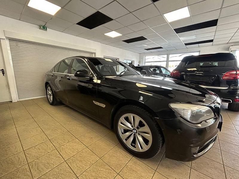 Gebraucht BMW 740 306 PS (225 kW) 2010 Schwarz Limousine