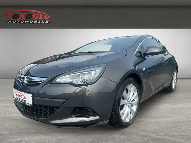 Gebraucht Opel Astra GTC Innovation 140 PS (102 kW) 2013 Grau Coupé