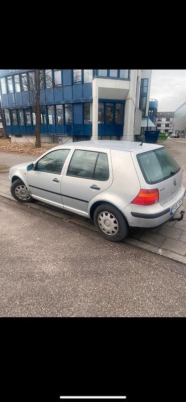 Silber Gebraucht 1998 VW Golf IV Kleinwagen | 750 € (Guter Preis) - Bild 1/4