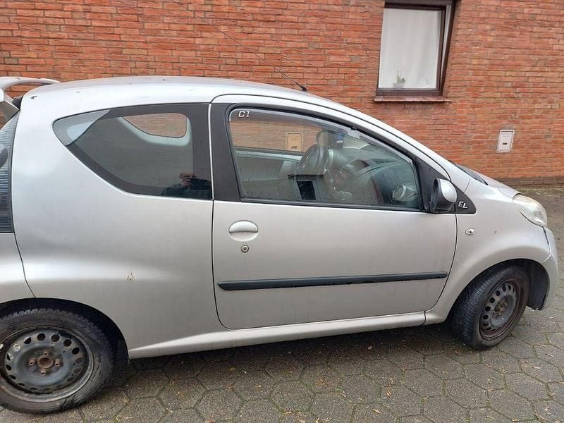 Grau Gebraucht 2006 Citroën C1 Style Kleinwagen | 500 € (Teuer) - Bild 1/4