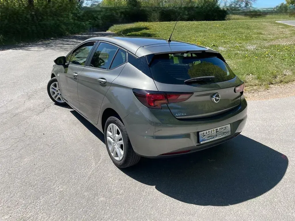 Gebraucht Opel Astra Edition 131 PS (96 kW) 2020 Grau Limousine