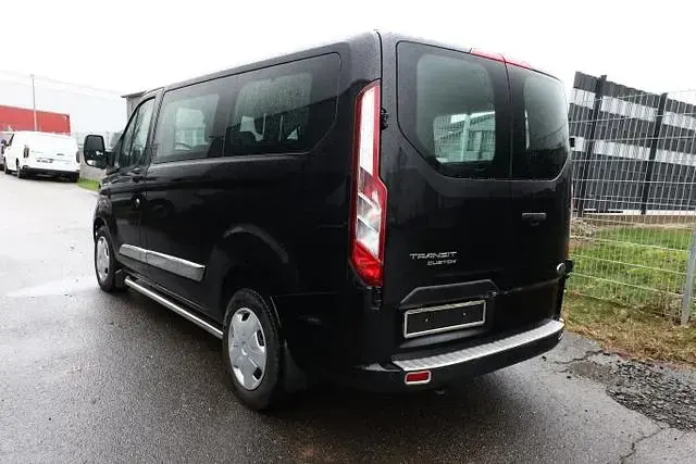 Gebraucht Ford Transit Custom Trend 131 PS (96 kW) 2023 Obsidianschwarz metallic obsidianschwarz metallic Van