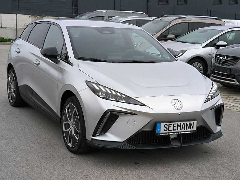 Silber Gebraucht 2023 MG MG4 EV Luxury Kleinwagen | 17.800 € - Bild 1/4