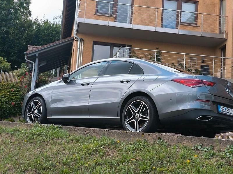 Grau Gebraucht 2019 Mercedes CLA220 Limousine | 22.800 € (Superpreis) - Bild 1/4