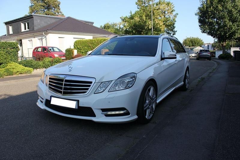 Gebraucht Mercedes E350 Avantgarde 265 PS (194 kW) 2012 Weiß Limousine