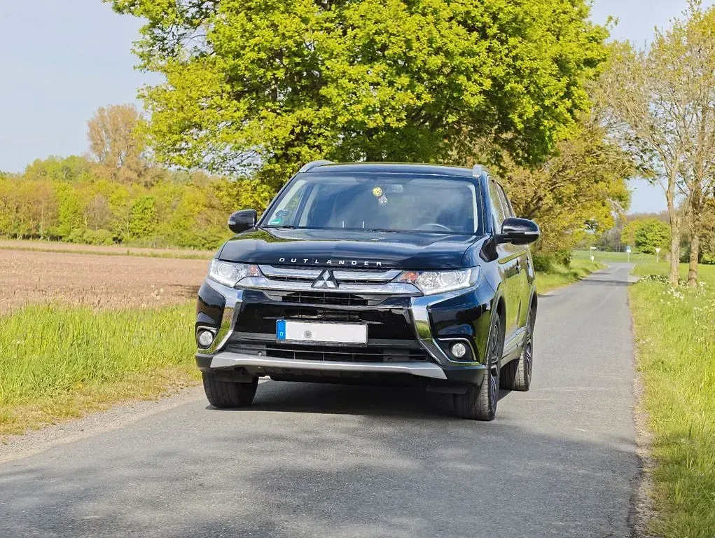 Gebraucht Mitsubishi Outlander 150 PS (110 kW) 2018 Schwarz SUV