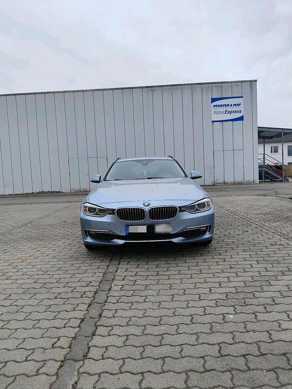 Gebraucht BMW 320 163 PS (119 kW) 2014 Grau Kombi