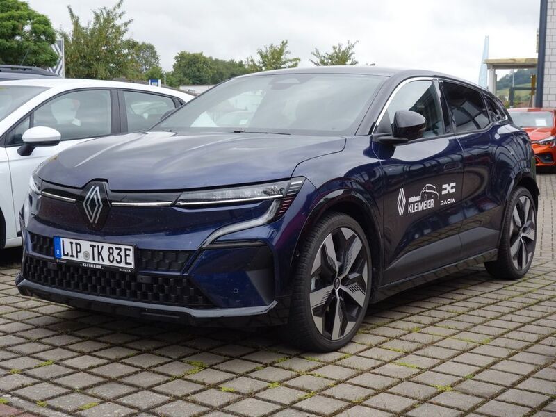 Blau Gebraucht 2022 Renault Mégane Techno Limousine | 27.500 € (Fairer Preis) - Bild 1/4