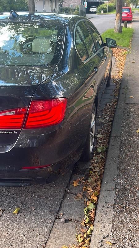 Schwarz Gebraucht 2013 BMW 520 Limousine | 8.800 € (Superpreis) - Bild 1/4