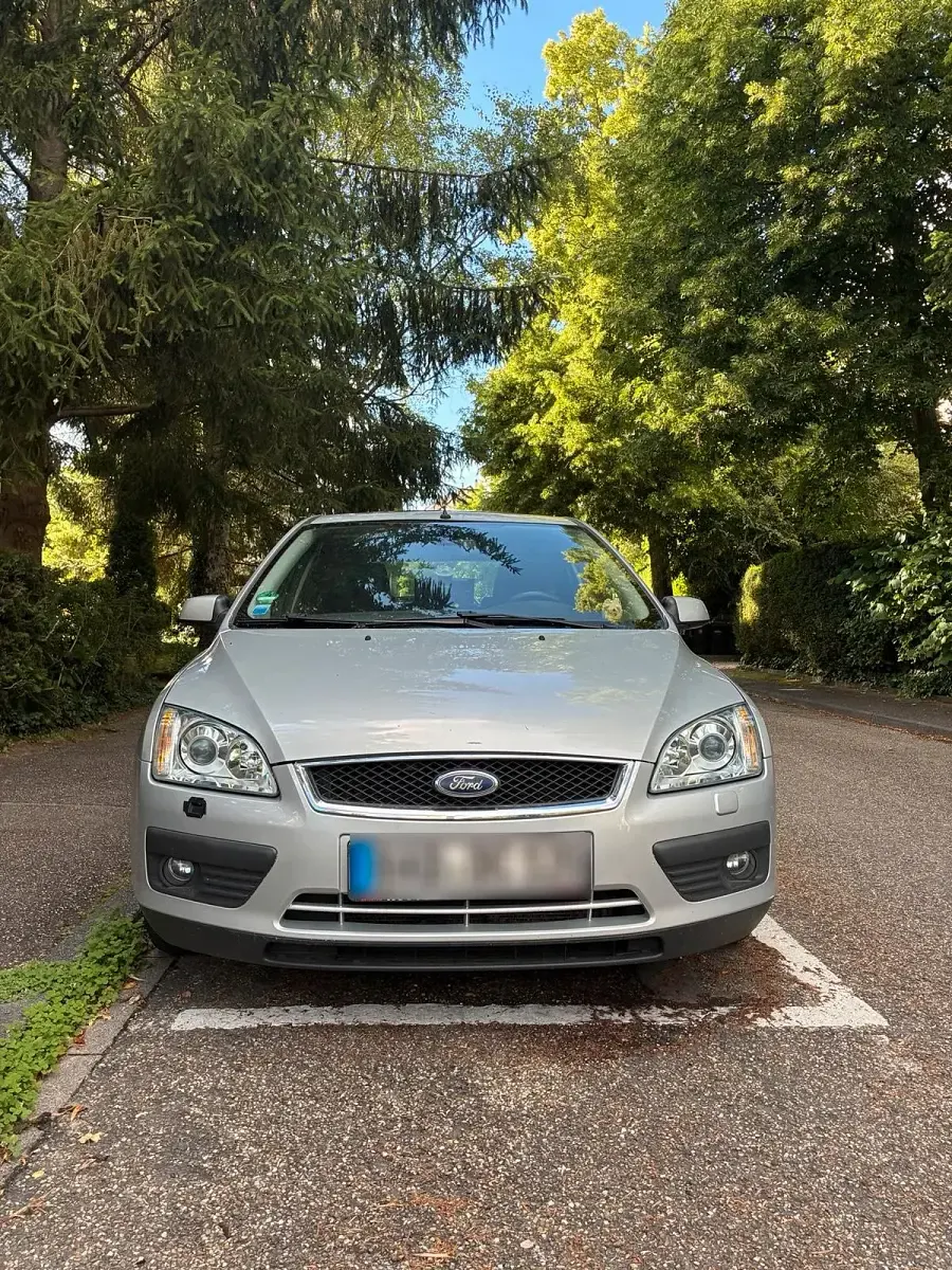 Gebraucht Ford Focus 101 PS (74 kW) 2005 Grau Kleinwagen