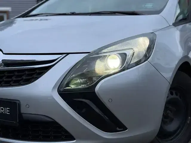 Gebraucht Opel Zafira Tourer Edition 136 PS (100 kW) 2014 Argon silber/ice silver (m2) Van / Kleinbus