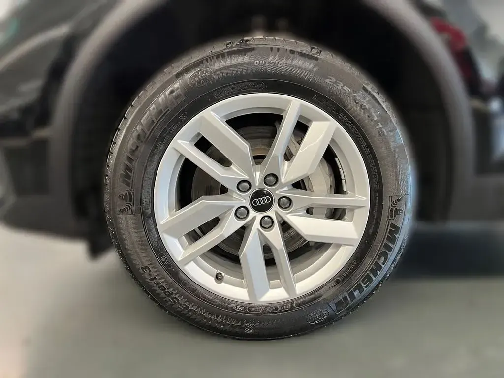 Używany Audi Q5 299 KM (219 kW) 2023 Czarny SUV