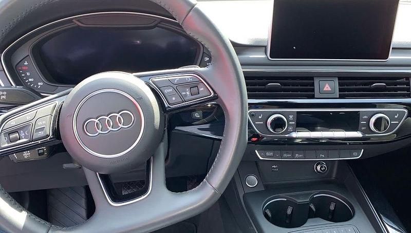 Gebraucht Audi A4 S-Line 190 PS (139 kW) 2019 Grau Kombi