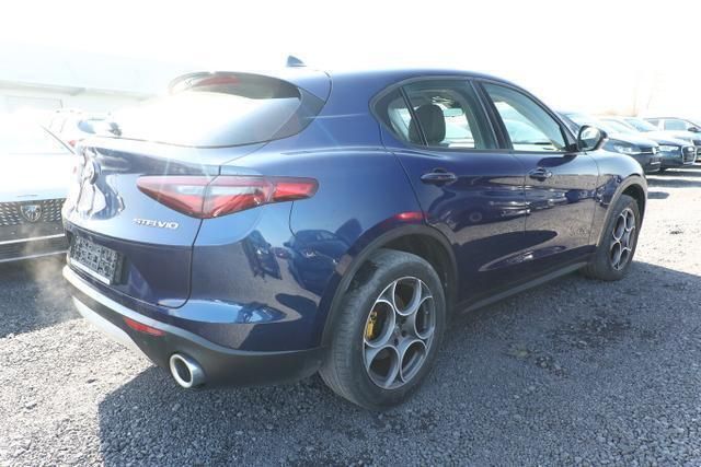 Blu montecarlo blu montecarlo Gebraucht 2020 Alfa Romeo Stelvio Super SUV | 23.177 € - Bild 1/4