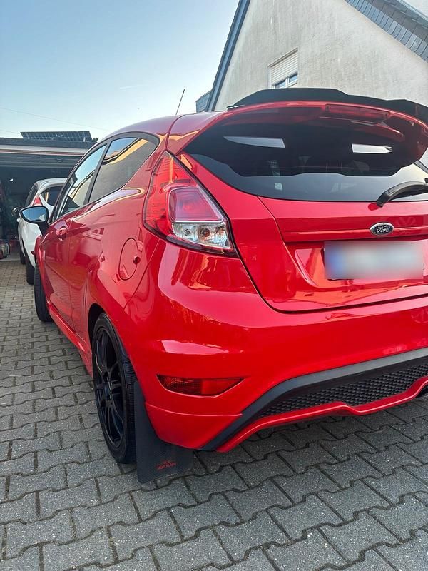 Gebraucht Ford Fiesta ST 182 PS (133 kW) 2013 Rot Kleinwagen