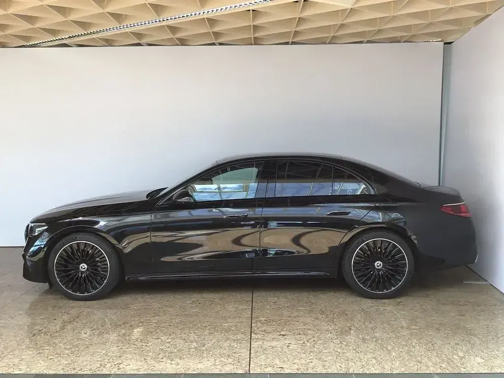 Gebraucht Mercedes E220 AMG Line Premium 197 PS (144 kW) 2025 Lack obsidianschwarz Limousine