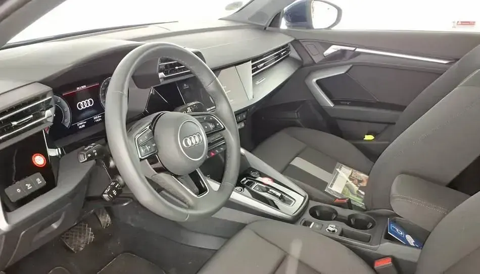 Occasion Audi A3 Ambiente 150 ch (110 kW) 2025 Bleue Berline