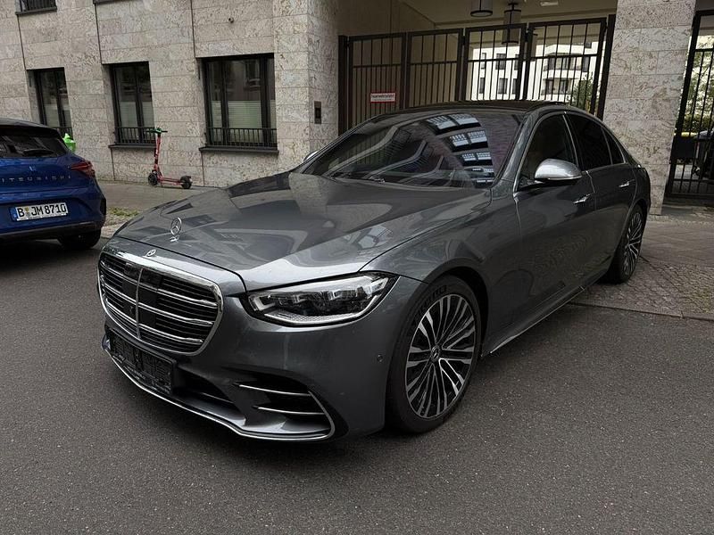 Grau Gebraucht 2021 Mercedes S400 AMG Limousine | 79.390 € (Fairer Preis) - Bild 1/4