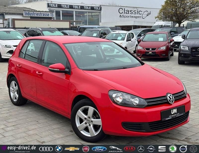 Rot Gebraucht 2011 VW Golf VI Comfortline Kleinwagen | 6.990 € (Etwas zu teuer) - Bild 1/4