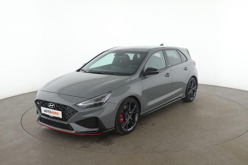 Grau Gebraucht 2021 Hyundai i30 N Performance Limousine | 32.150 € - Bild 1/3