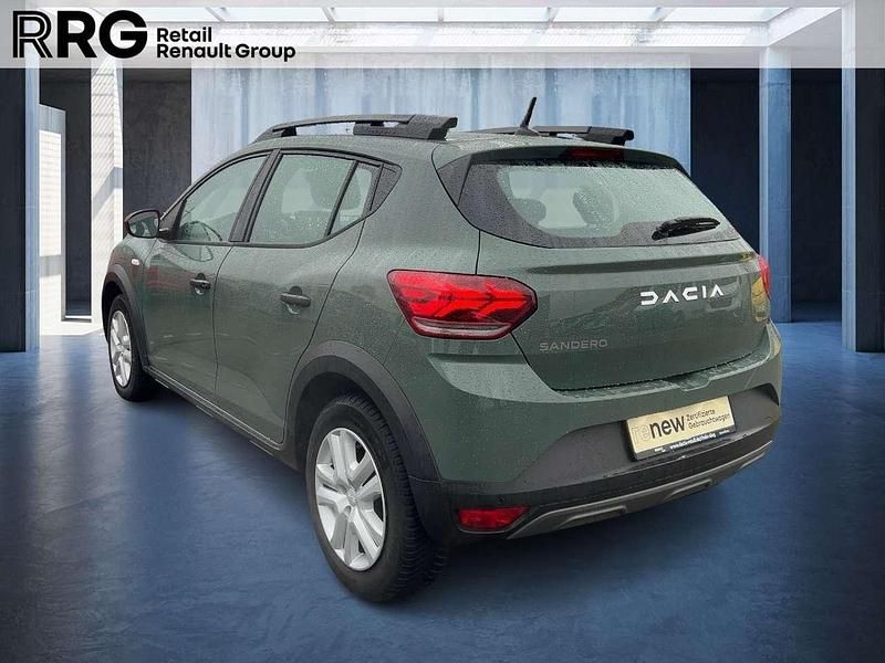 Gebraucht Dacia Sandero Essentiel 101 PS (74 kW) 2024 Staubgrau SUV