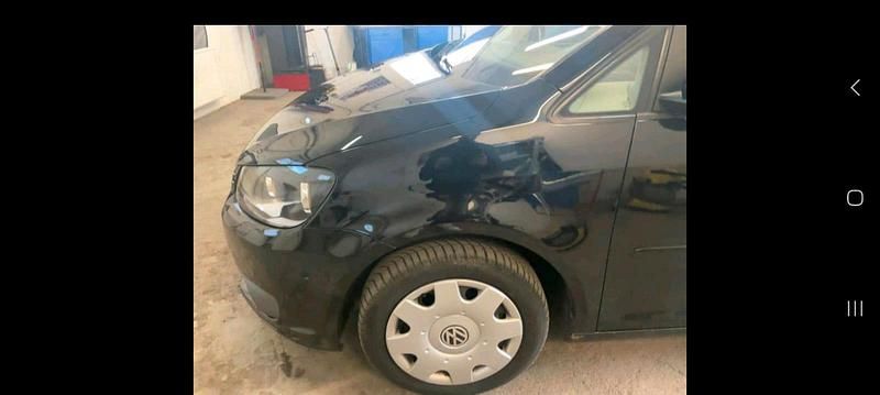 Gebraucht VW Touran Life 140 PS (102 kW) 2014 Schwarz Van / Kleinbus