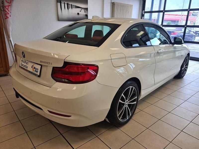 Gebraucht BMW 220 Sport Line 184 PS (135 kW) 2018 Weiß Coupé