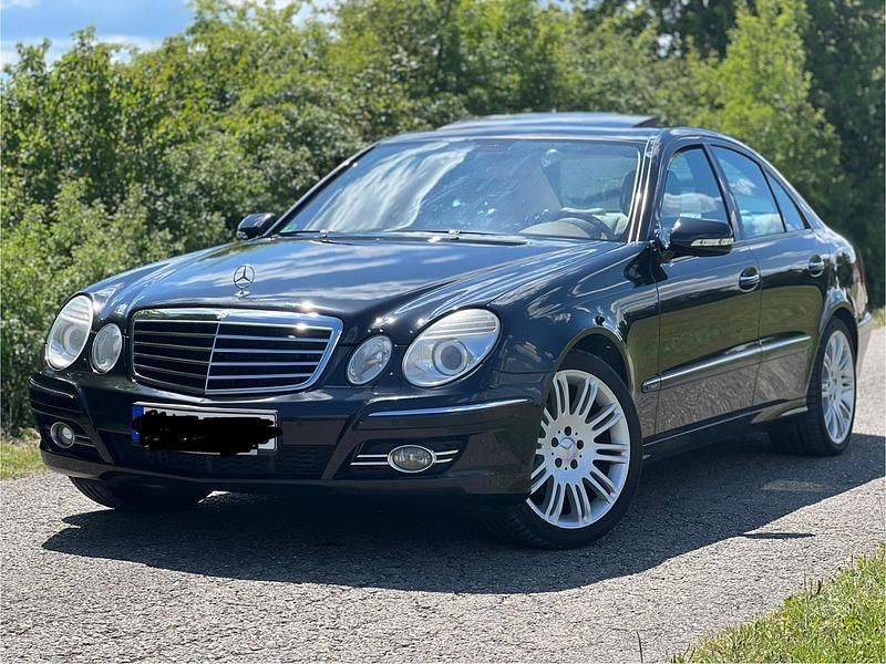 Schwarz Gebraucht 2009 Mercedes E320 Avantgarde Limousine | 8.500 € (Etwas zu teuer) - Bild 1/4