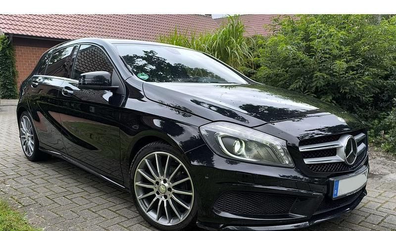 Schwarz Gebraucht 2012 Mercedes A200 AMG line Limousine | 12.200 € (Fairer Preis) - Bild 1/4