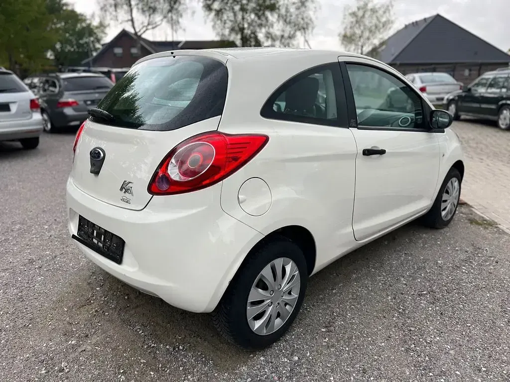 Gebraucht Ford Ka Ambiente 69 PS (50 kW) 2013 Weiß Kleinwagen