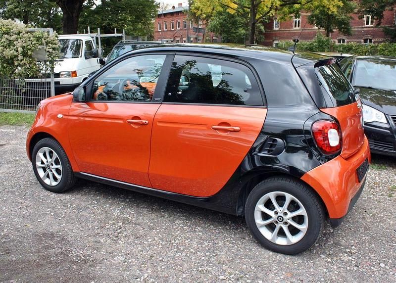 Gebraucht Smart ForFour Passion 71 PS (52 kW) 2017 Orange Kleinwagen
