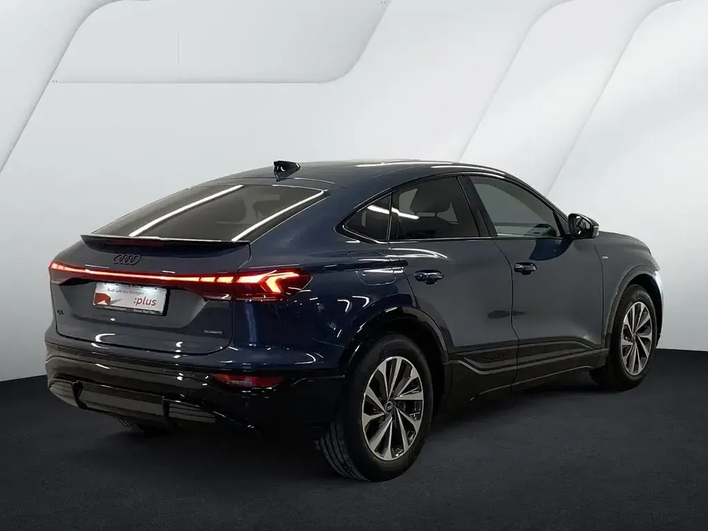 Gebraucht Audi Q6 Sportback e-tron S-Line 284 kW (387 PS) 2025 Plasmablau metallic SUV