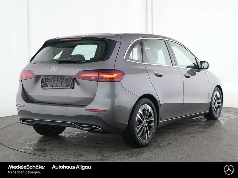 Gebraucht Mercedes B220 Progressive 190 PS (139 kW) 2024 Lack mountaingrau Van / Kleinbus