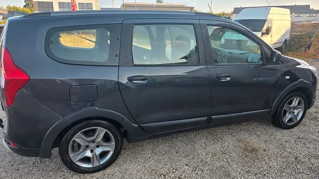 Gebraucht Dacia Lodgy Basis 83 PS (61 kW) 2020 Grau Van / Kleinbus