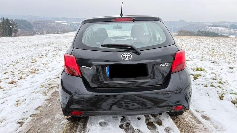 Gebraucht Toyota Yaris 69 PS (50 kW) 2015 Kleinwagen