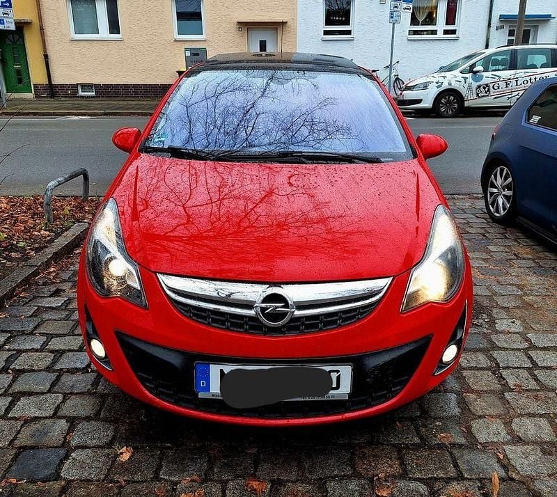 Gebraucht Opel Corsa 101 PS (74 kW) 2012 Rot Kleinwagen