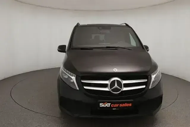 Gebraucht Mercedes V300 237 PS (174 kW) 2024 Schwarz Van / Kleinbus
