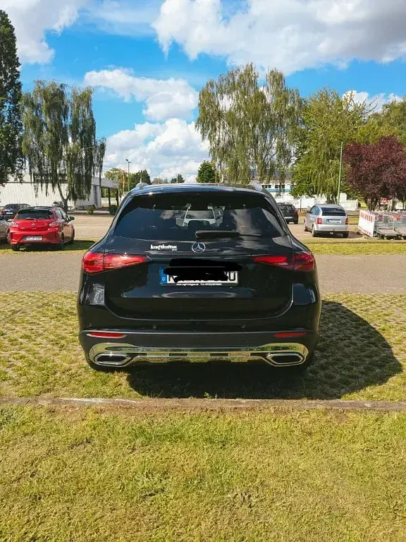 Gebraucht Mercedes GLC200 204 PS (150 kW) 2023 Schwarz SUV