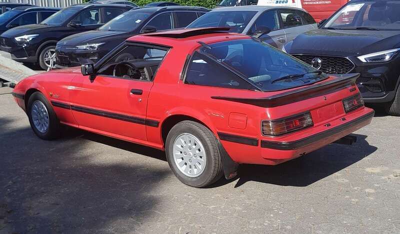 Rot Gebraucht 1985 Mazda RX7 Kleinwagen | 23.000 € - Bild 1/4