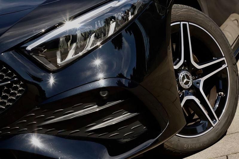 Schwarz Gebraucht 2023 Mercedes A250 AMG Limousine | 33.800 € (Etwas zu teuer) - Bild 1/4