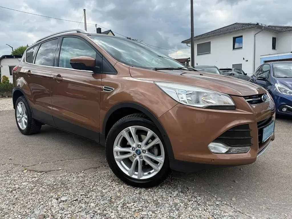 Gebraucht Ford Kuga Titanium 150 PS (110 kW) 2013 Braun SUV