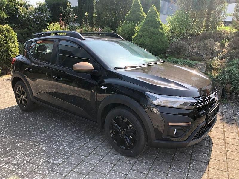 Schwarz Neu 2025 Dacia Sandero Extreme Kleinwagen | 18.180 € (Fairer Preis) - Bild 1/4